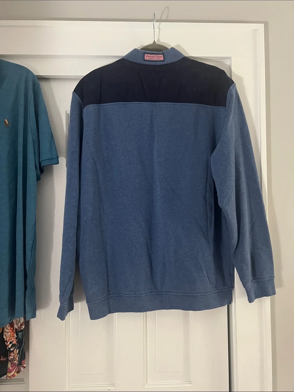 Vineyard Vines Men's Slate Blue Quarter-Zip Pullover with Navy Shoulders